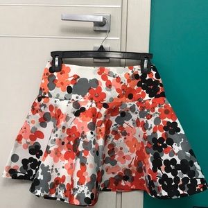 Floral print pleated mini skirt